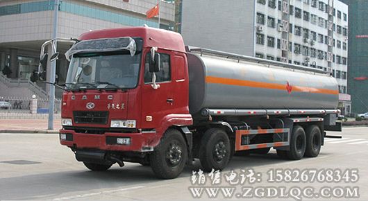华菱前四后八化工液体运输车 华菱前四后八化工液体运输车